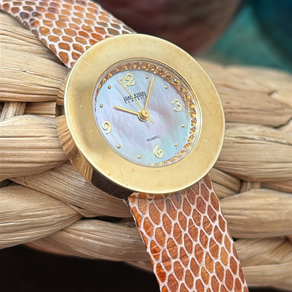 🔥HP🔥VTG NWOT Joan Rivers gold /beige Snake skin Wrist Watch